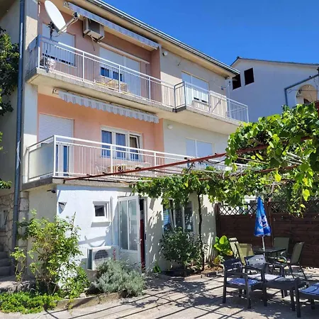 Felix Apartment